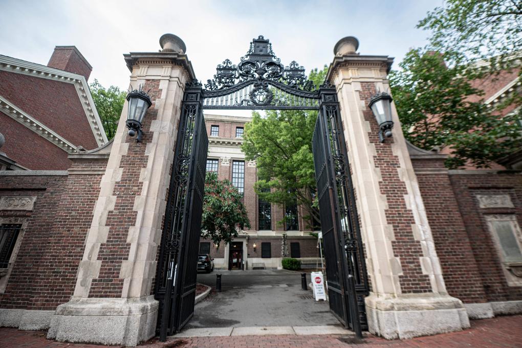 5月24日在美国马萨诸塞州剑桥拍摄的哈佛大学校园。新华社发（朱子于摄）